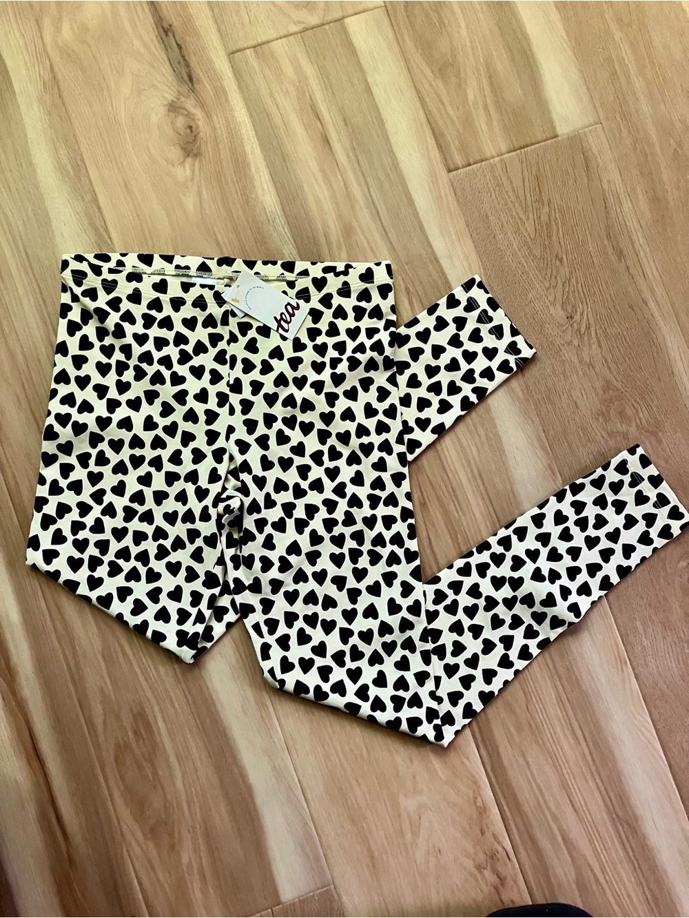 Tea Collection NWT Black & White Heart Leggings